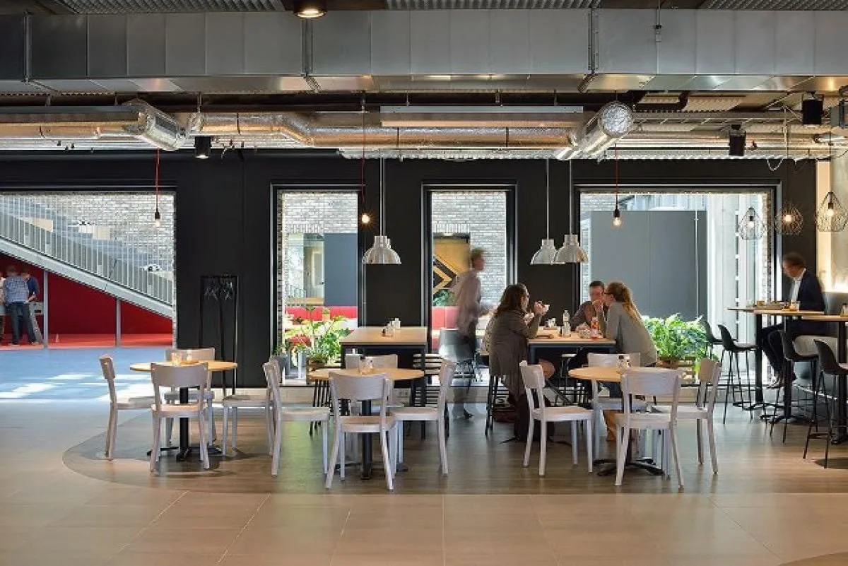 Luchtruim Flight Forum 120, Cafétéria, Eindhoven
