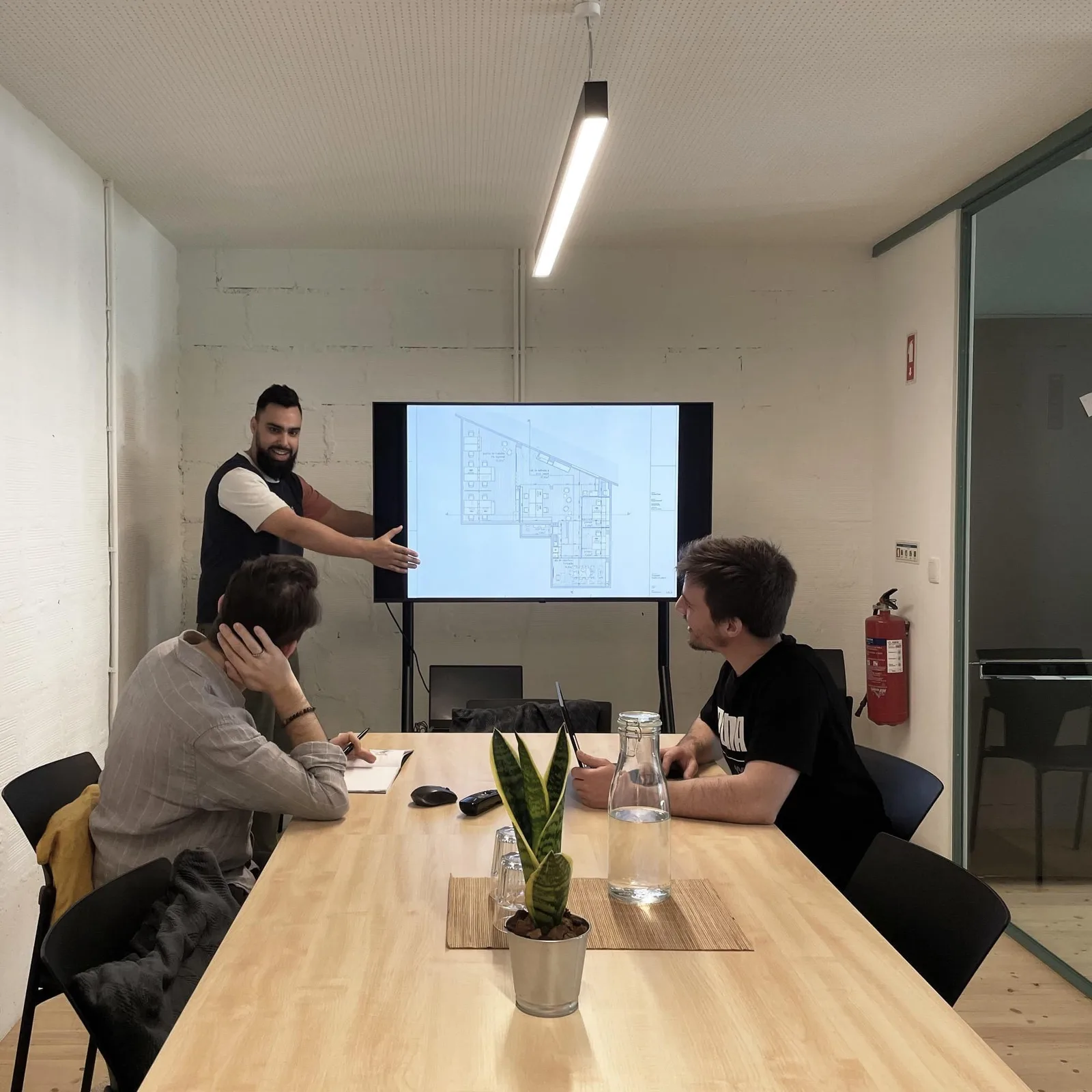 Maak Espaço Cowork, Salle de réunion 4 personnes, Ponte de Lima