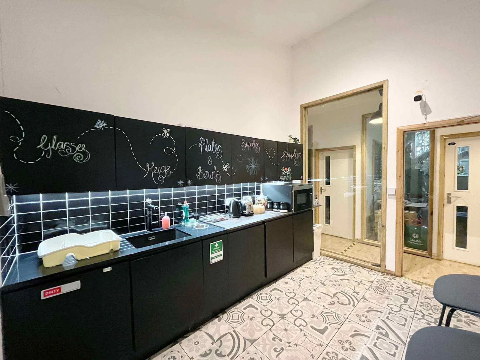 Mainyard Studios - Wimbledon, Cuisine, Mitcham