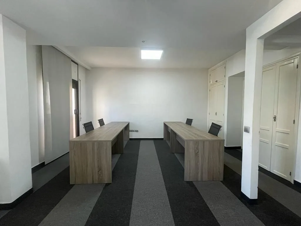 La Maison de l'Entrepreneur Casablanca، مكتب خاص بـ 4 محطات عمل، الدار البيضاء