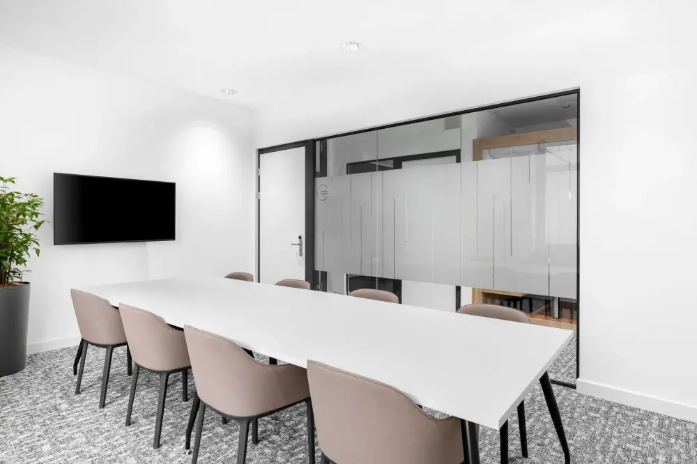 Regus Nagoya, KDX Nagoya Ekimae Building、会議室 Manchester、名古屋