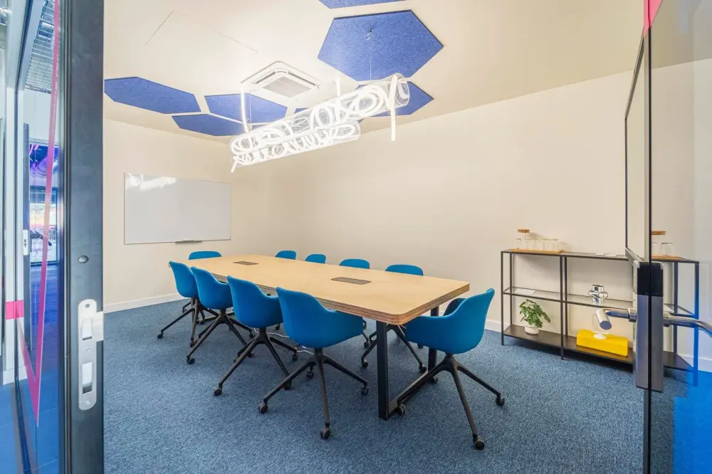 Sitio Work Hub AI, Meeting room 2 - 5 pax, Lisbon