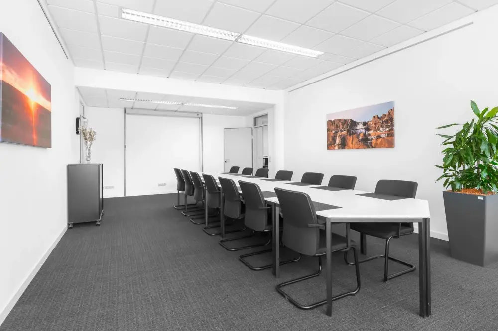 Regus IN, Indianapolis - Parkwood Crossing Center, Meeting room Boardroom, Carmel, IN