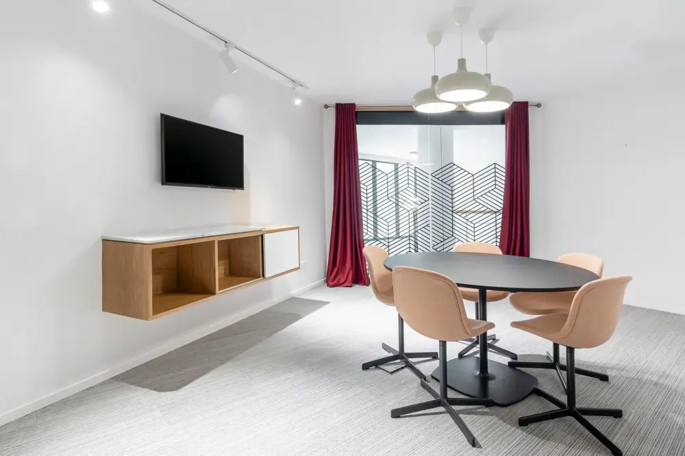 Regus IL, Downers Grove - Executive Towers West, Meeting room MR-151, Downers Grove, IL
