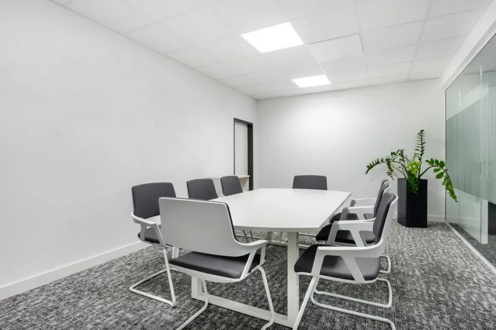 Regus NEW CAIRO, Raya Offices - EGP, Meeting room Ramses, New Cairo City