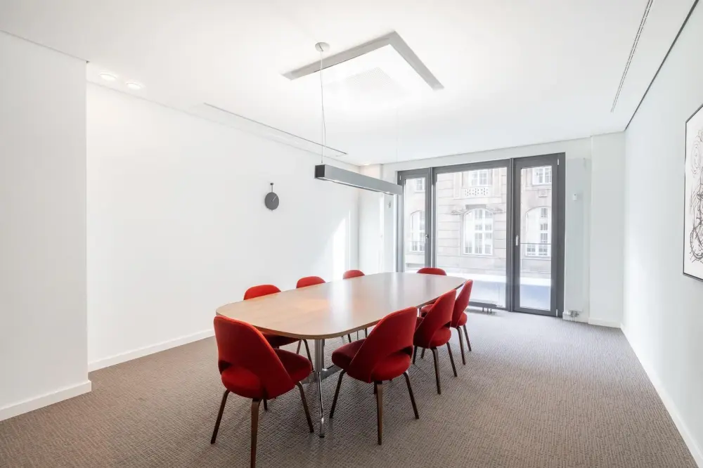 Regus OR, Portland - River Park Center, Meeting room Williamette, Portland, OR