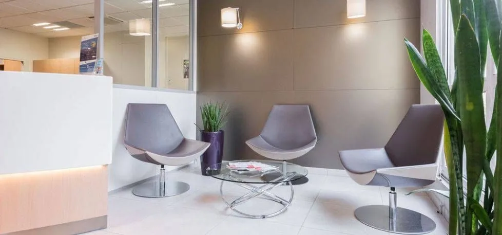 Mitwit Neuilly-sur-seine, Réception, Neuilly-sur-Seine