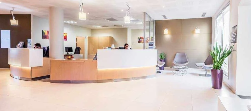 Mitwit Neuilly-sur-seine, Réception, Neuilly-sur-Seine
