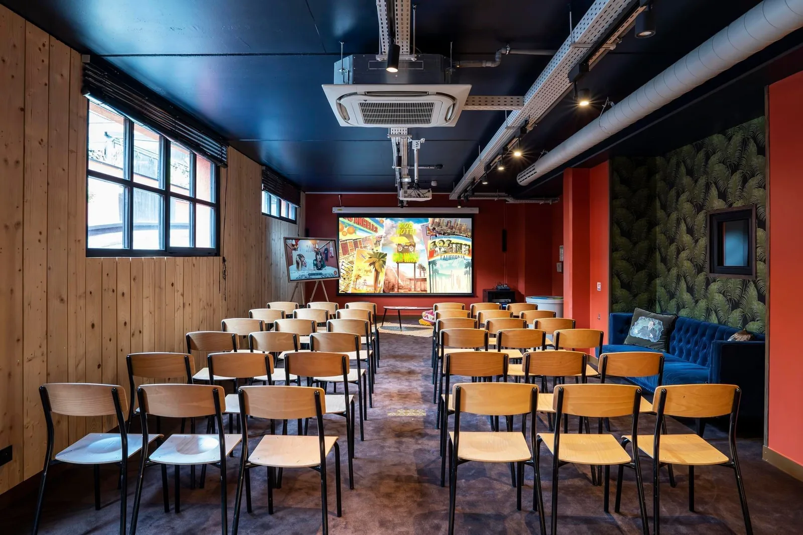 MOB HOTEL Paris Les Puces, Salle de formation 30 personnes, Saint-Ouen