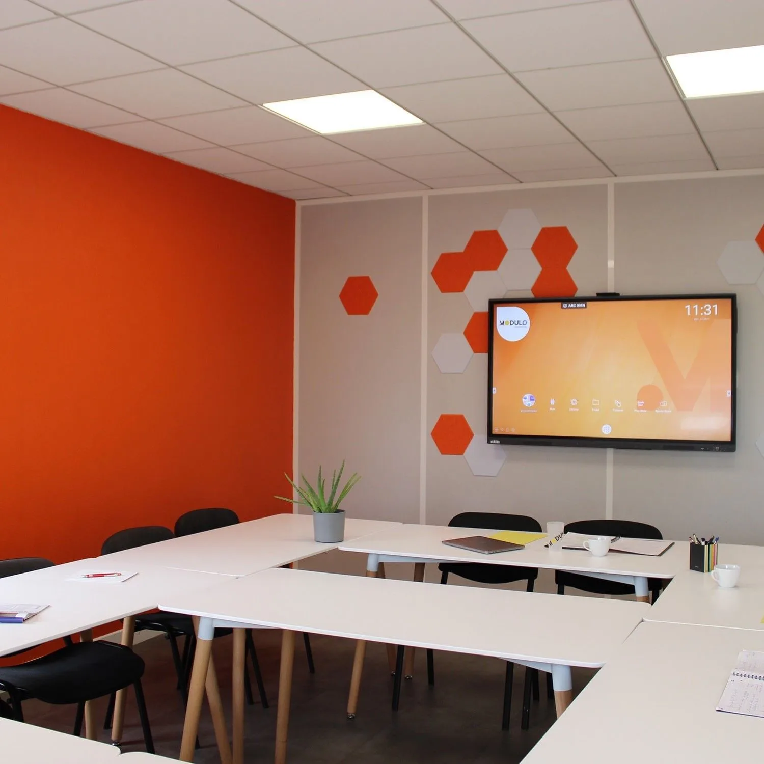Modulo Centre d’affaires, Meeting room for 8 people, Dijon
