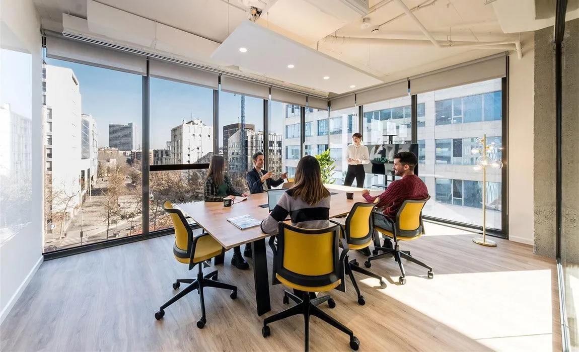 Monday Arroba, Meeting room for 8 people, Barcelona
