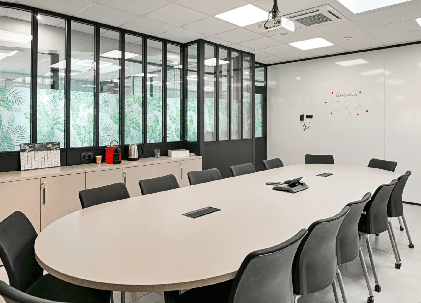Monts Coworking , Salle de réunion 12 personnes, Messimy