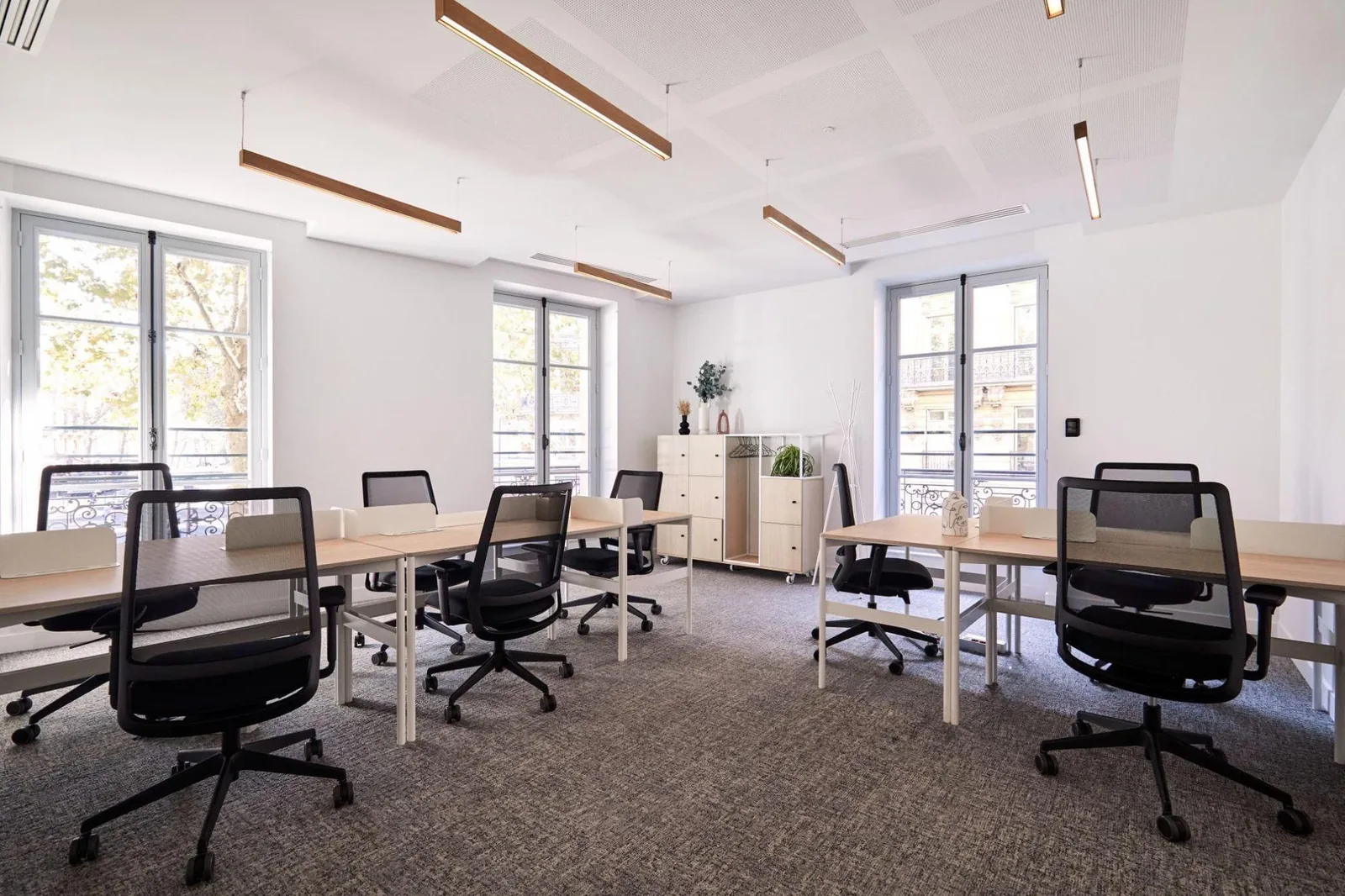 Morning Général Foy, Privatbüro mit 10 Arbeitsplätzen, Paris 8e