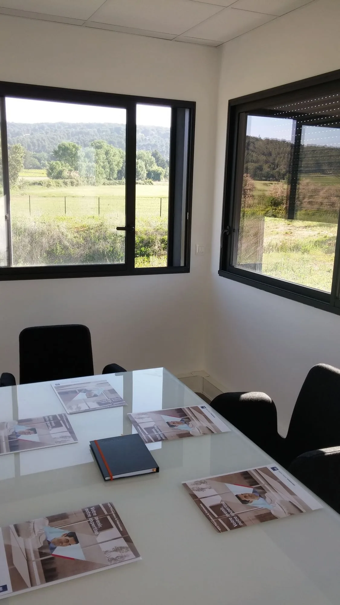 Morphoburo Aix-Eguilles, Besprechungsraum für 4 Personen, Éguilles