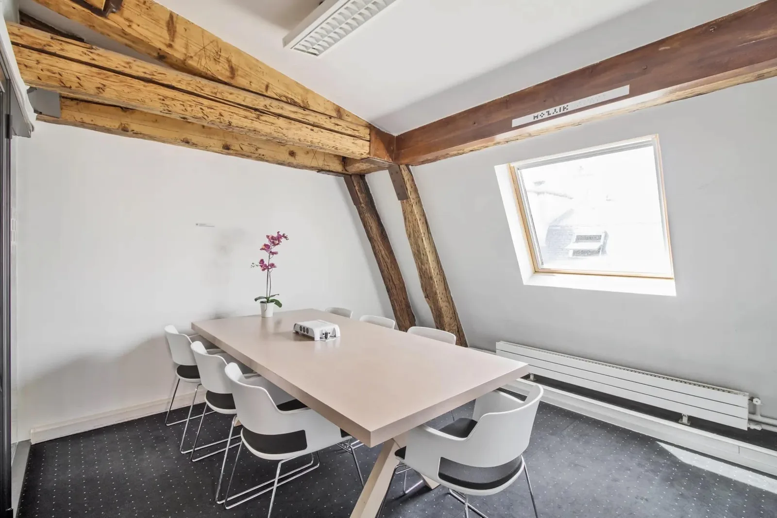 Mozaik Coworking Chaussée d'Antin , Meeting room for 8 people, Paris 9e