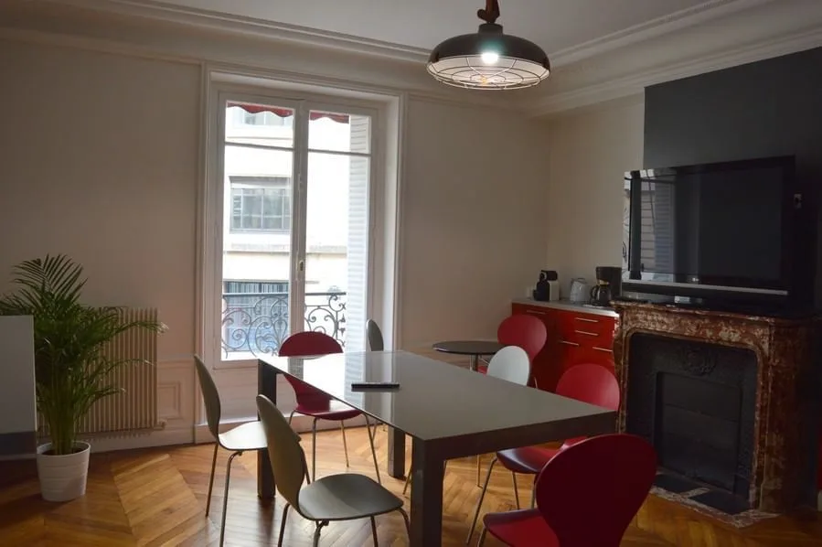 My Office 54 Clichy, Meeting room for 6 people, Paris 9e