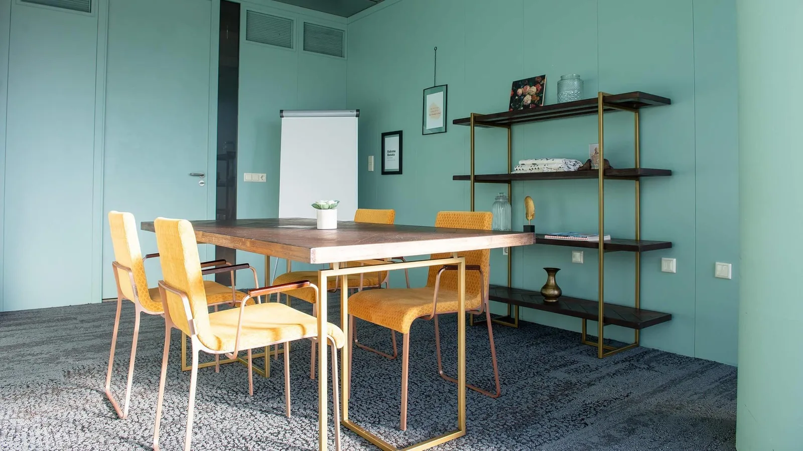 MyOffice Breda, Vergaderruimte voor 6 personen, Breda