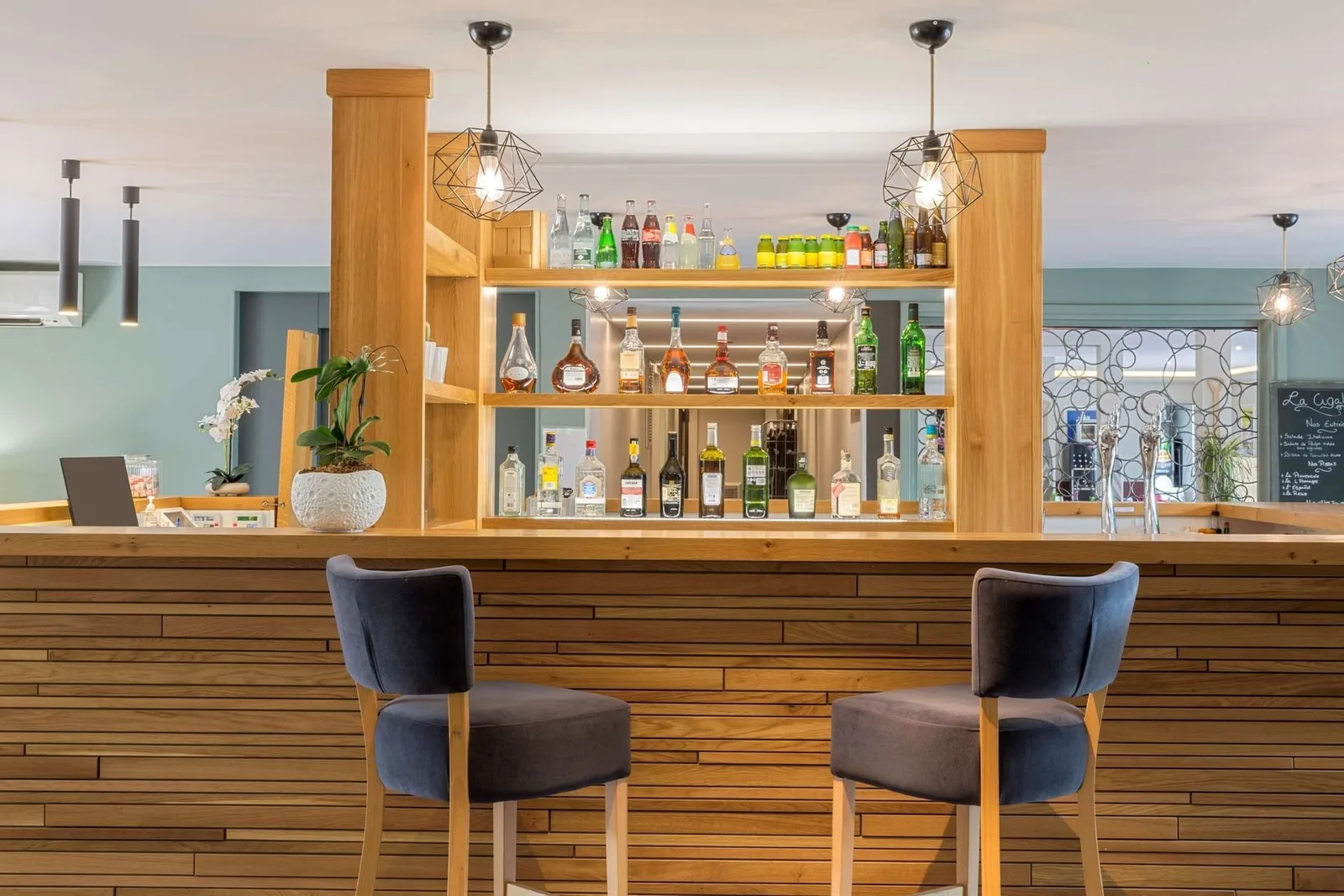 myWO Hyères, Kantine, Hyères