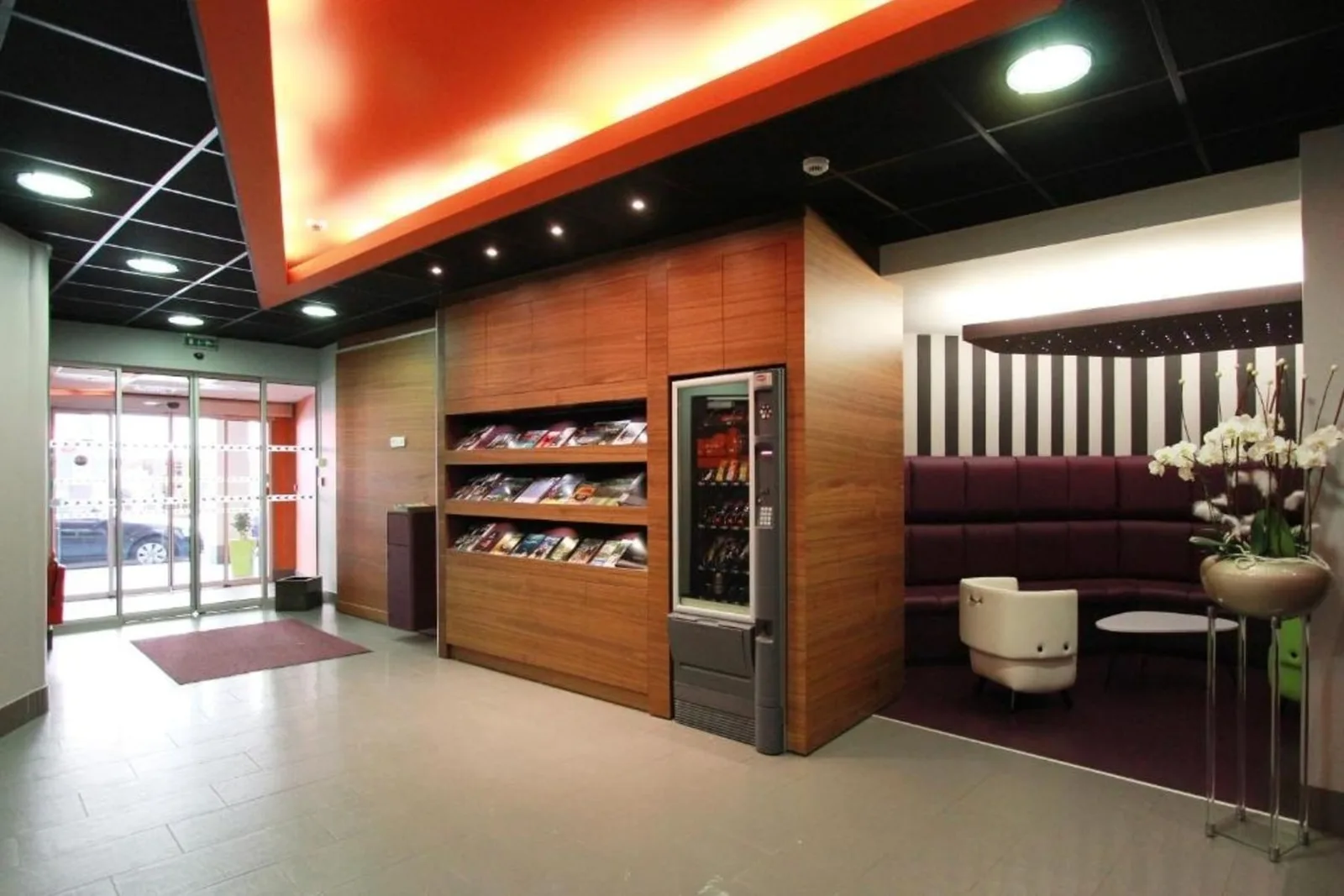 myWO Laval Centre, Reception, Laval
