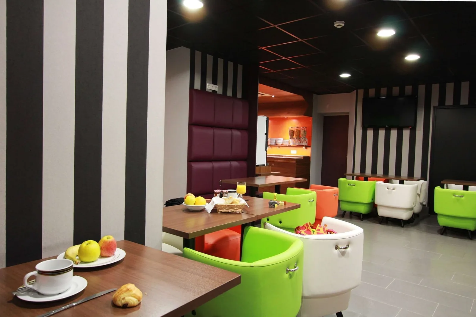 myWO Laval Centre, Cafeteria, Laval