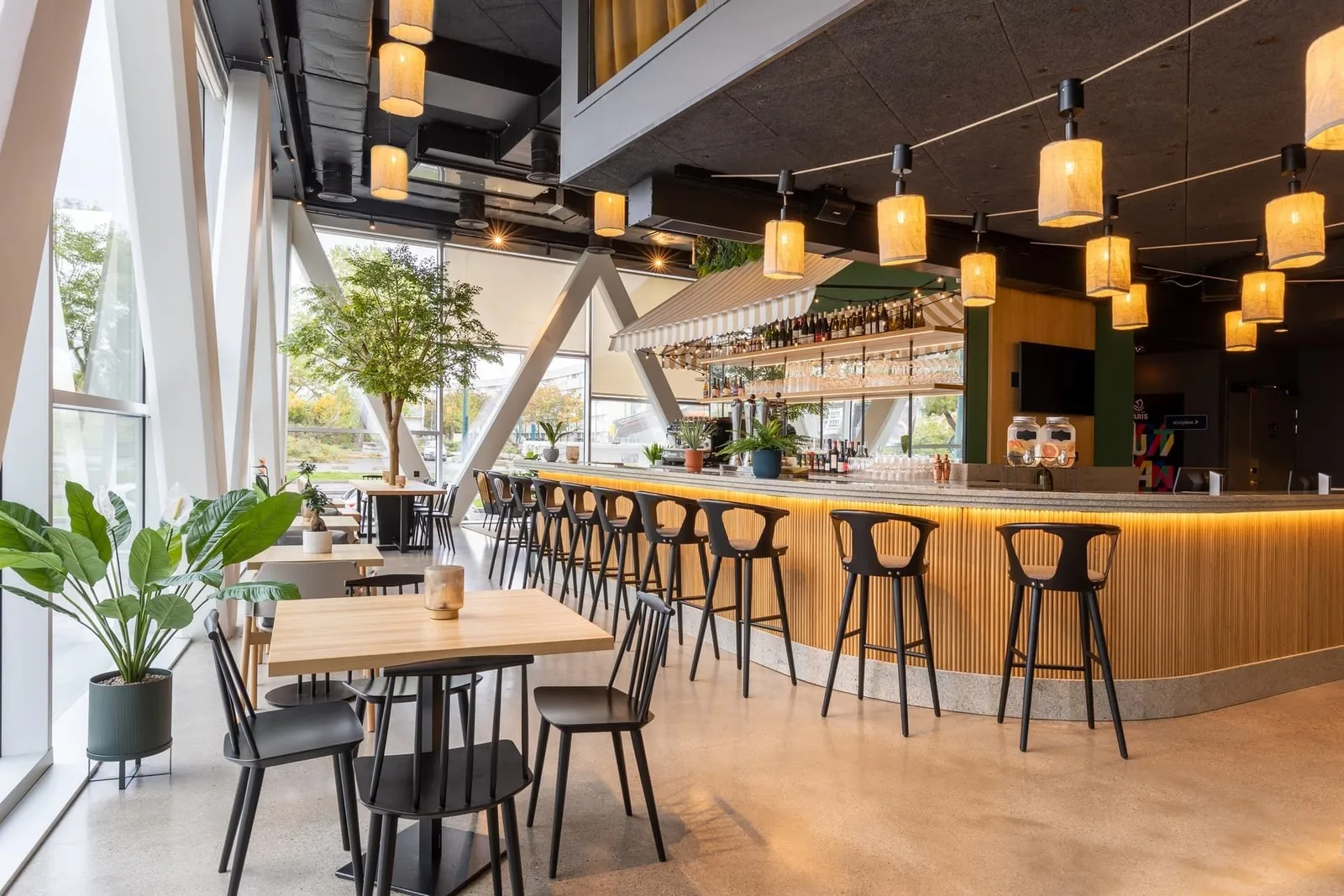 myWO Paris Asnières, Cafétéria, Asnières-sur-Seine