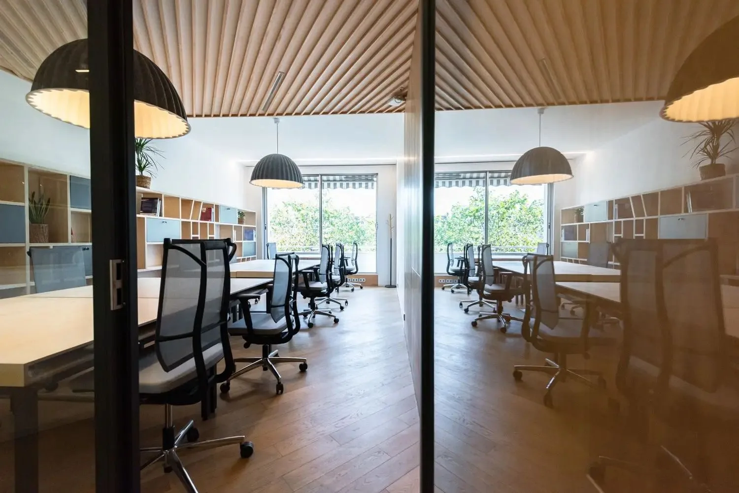 Nest 34, Privatbüro mit 8 Arbeitsplätzen, Paris 8e