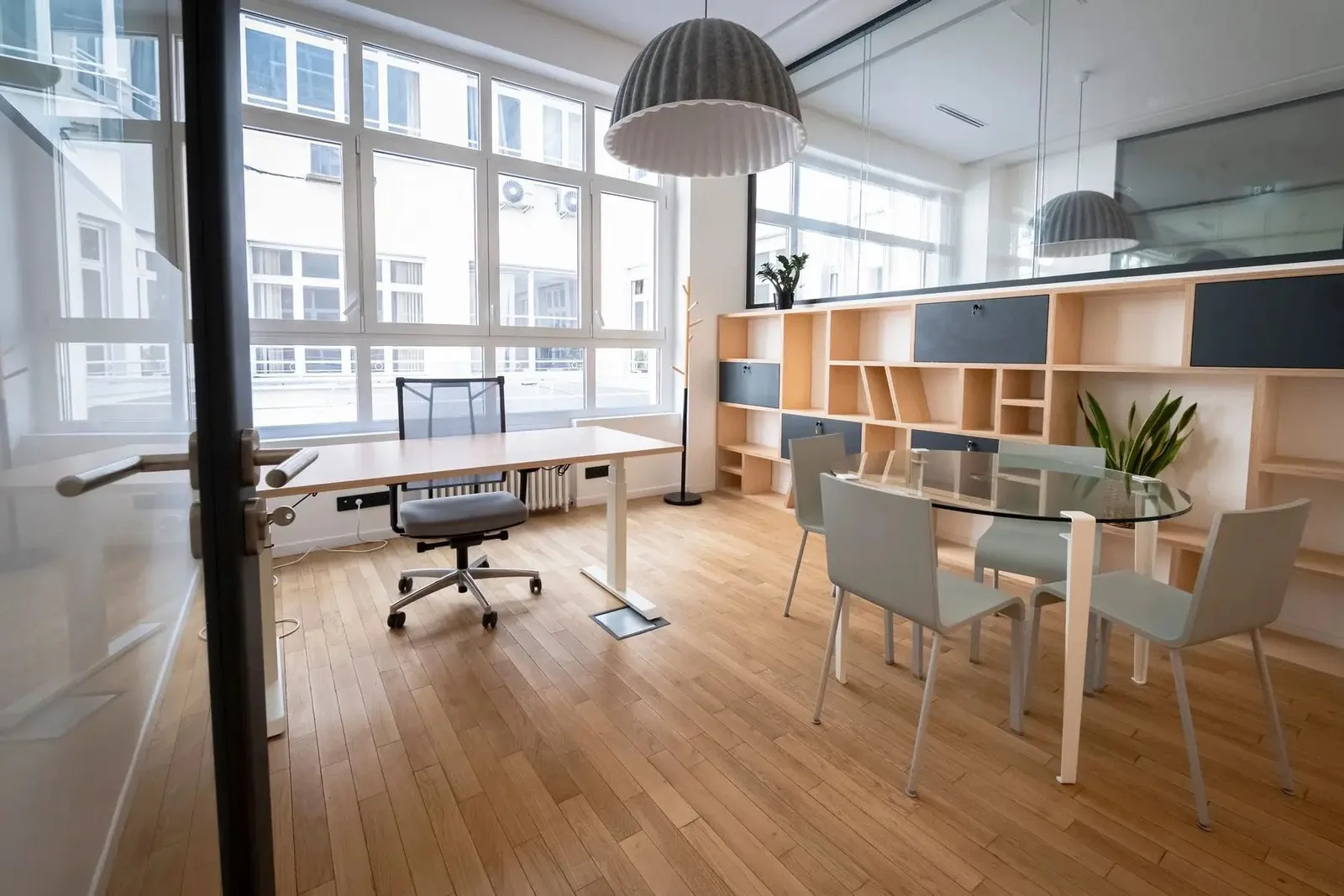 Nest 34, Privatbüro mit 1 Arbeitsplatz, Paris 8e