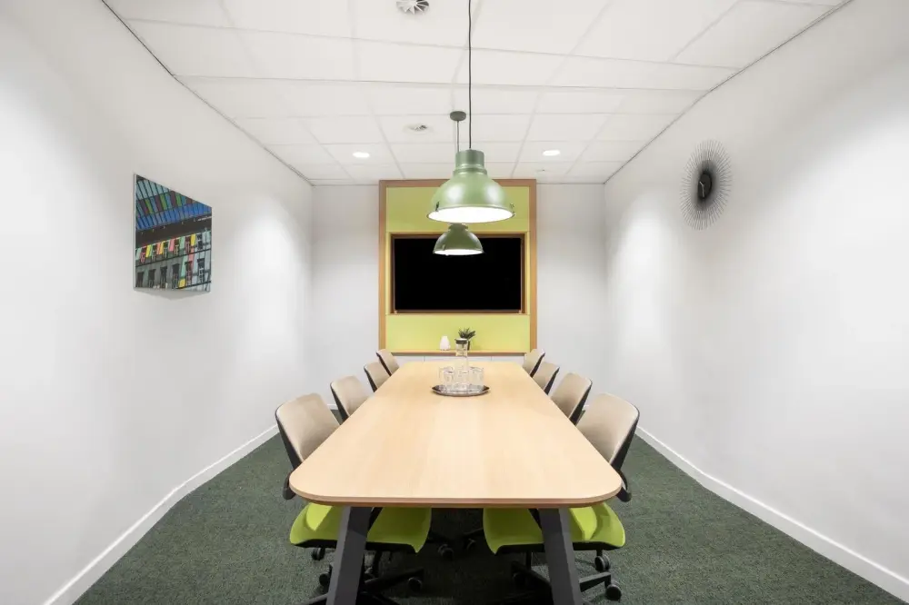 Regus VANTAA, Aviabulevardi, Neuvotteluhuone Hangar, Vantaa