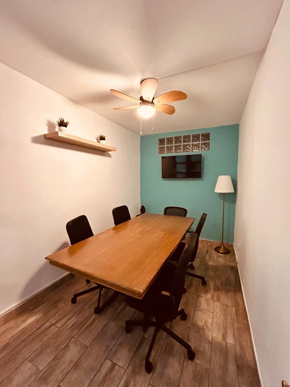 Nexus 38 Coworking, Sala de reuniones para 6 personas, El Médano