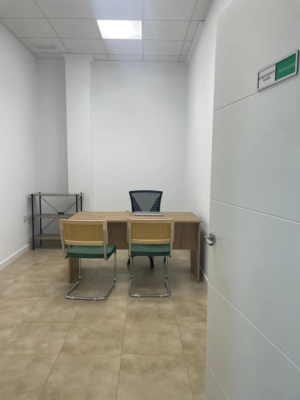 NidoHub , Private office, 1 desk, Catral