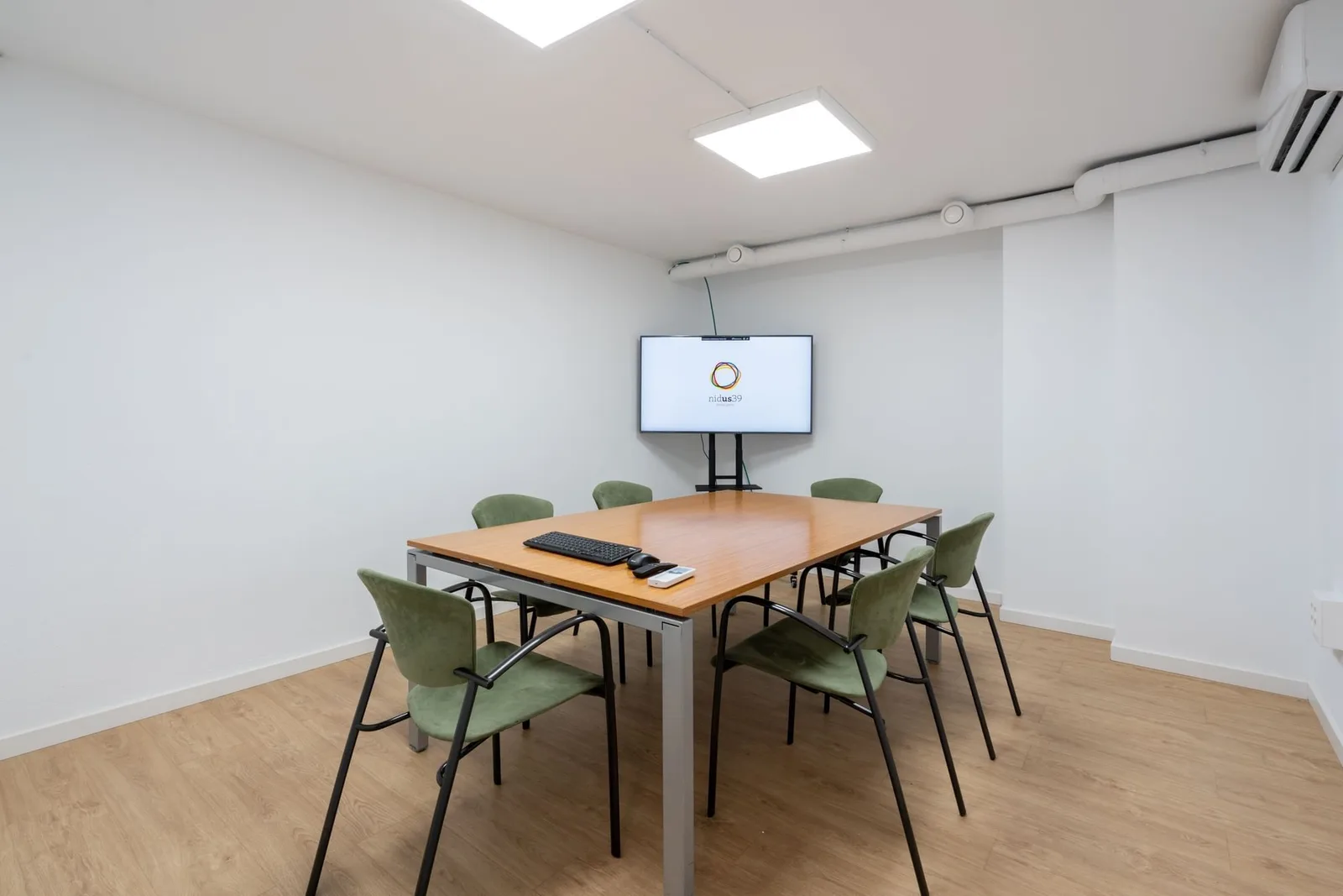 Nidus Coworking, Sala de reuniones para 6 personas, Palma