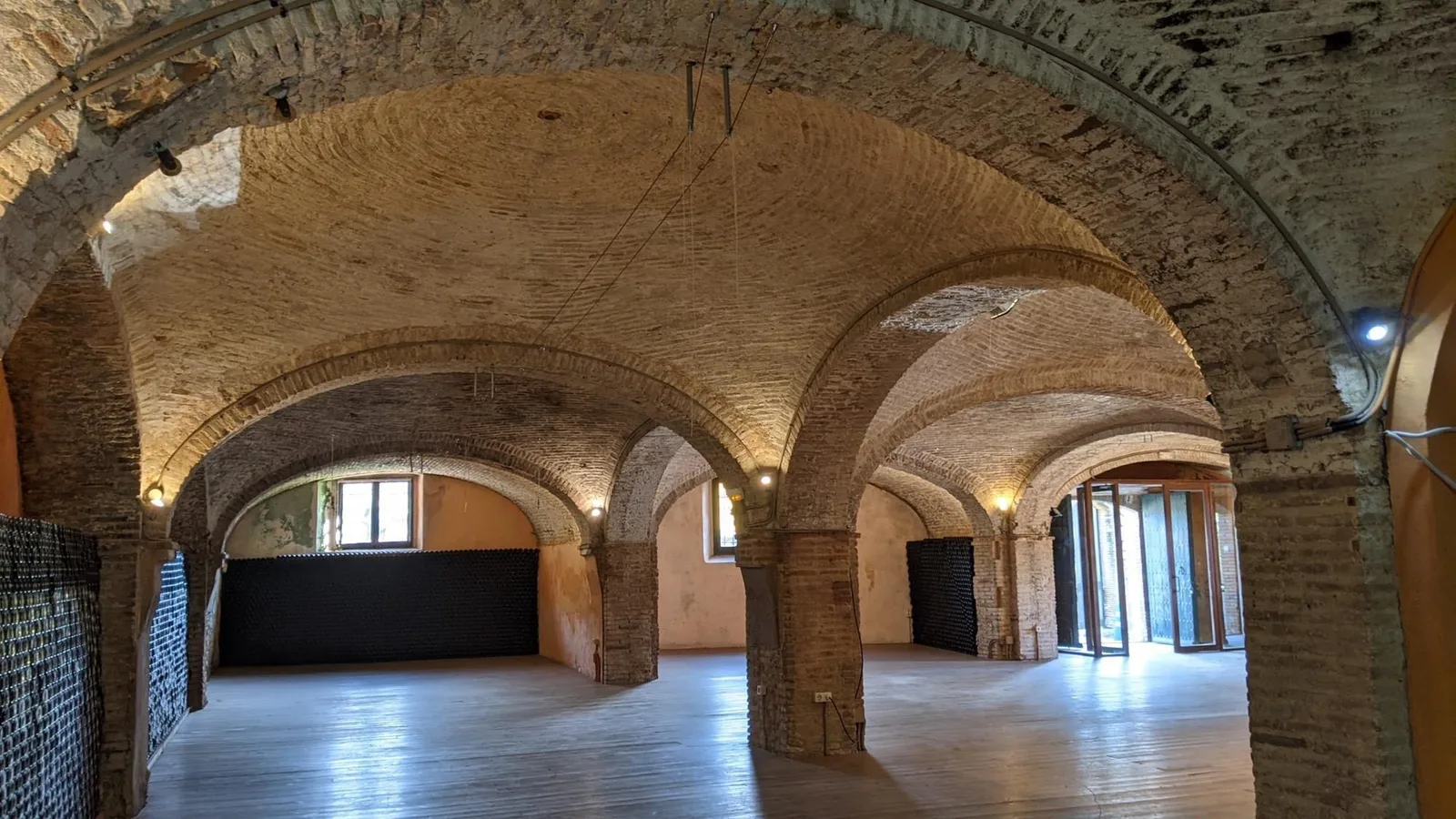 Nomad, Zona común, Alella