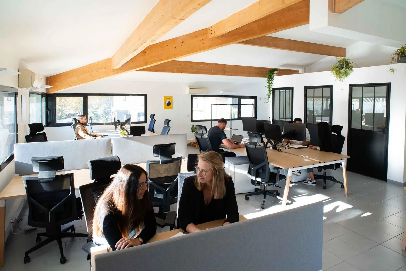 Nomad Coworking Châteauneuf Grasse, Open-plan office, Châteauneuf Grasse