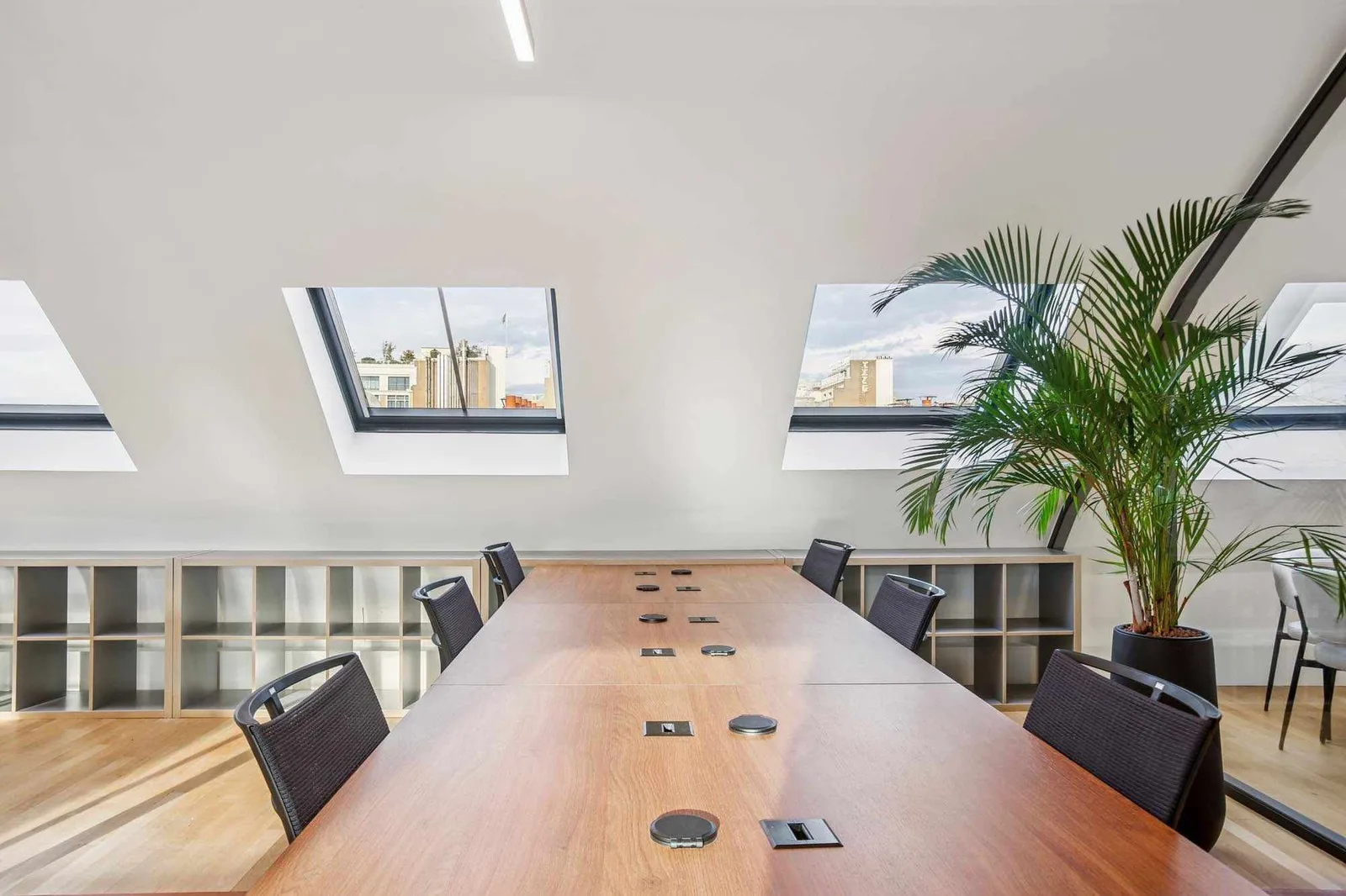 Les Nouveaux Bureaux Braque, Besprechungsraum für 6 Personen, Paris 3e