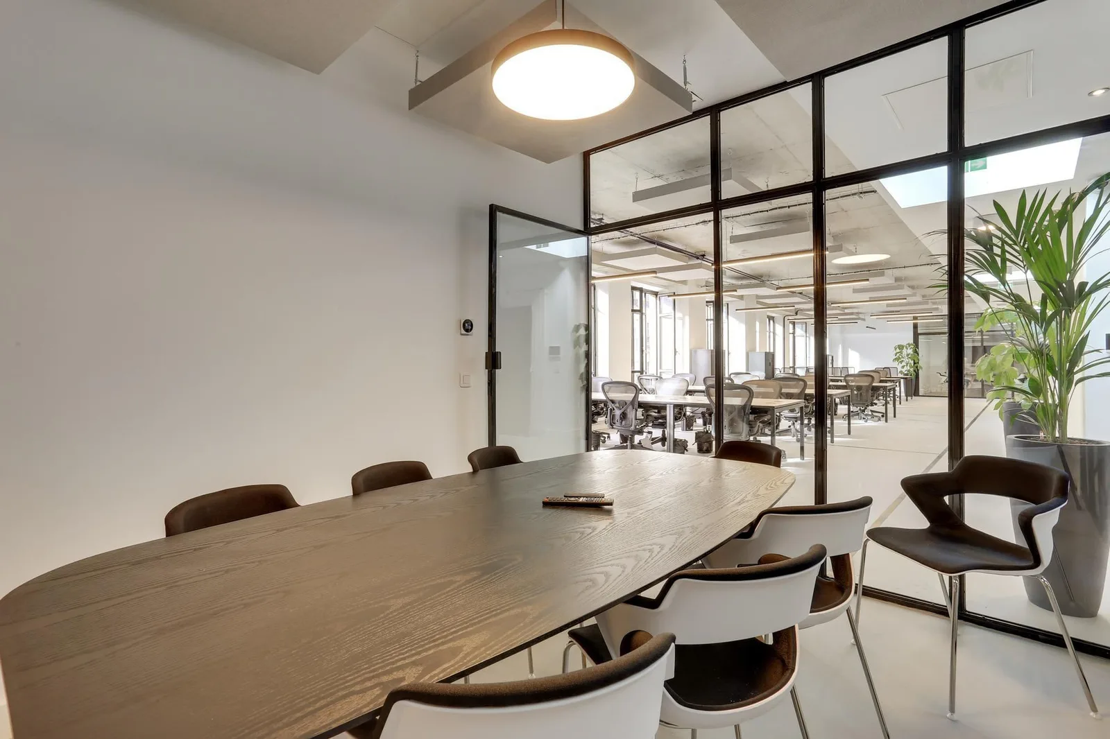 Les Nouveaux Bureaux St-Denis, Salle de réunion 8 personnes, Paris 1er