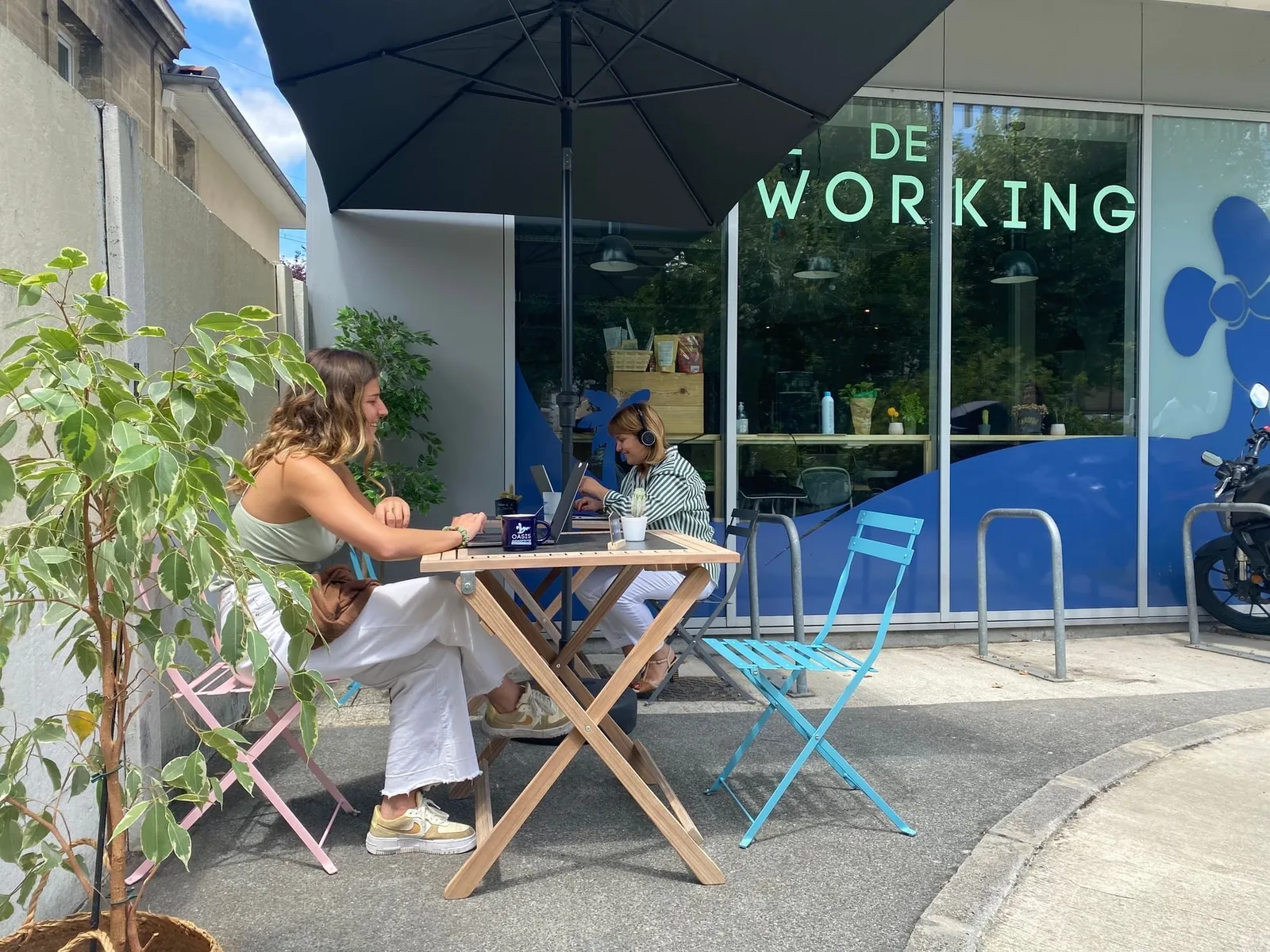 Oasis Coworking, Terrace and outdoor space, Cenon