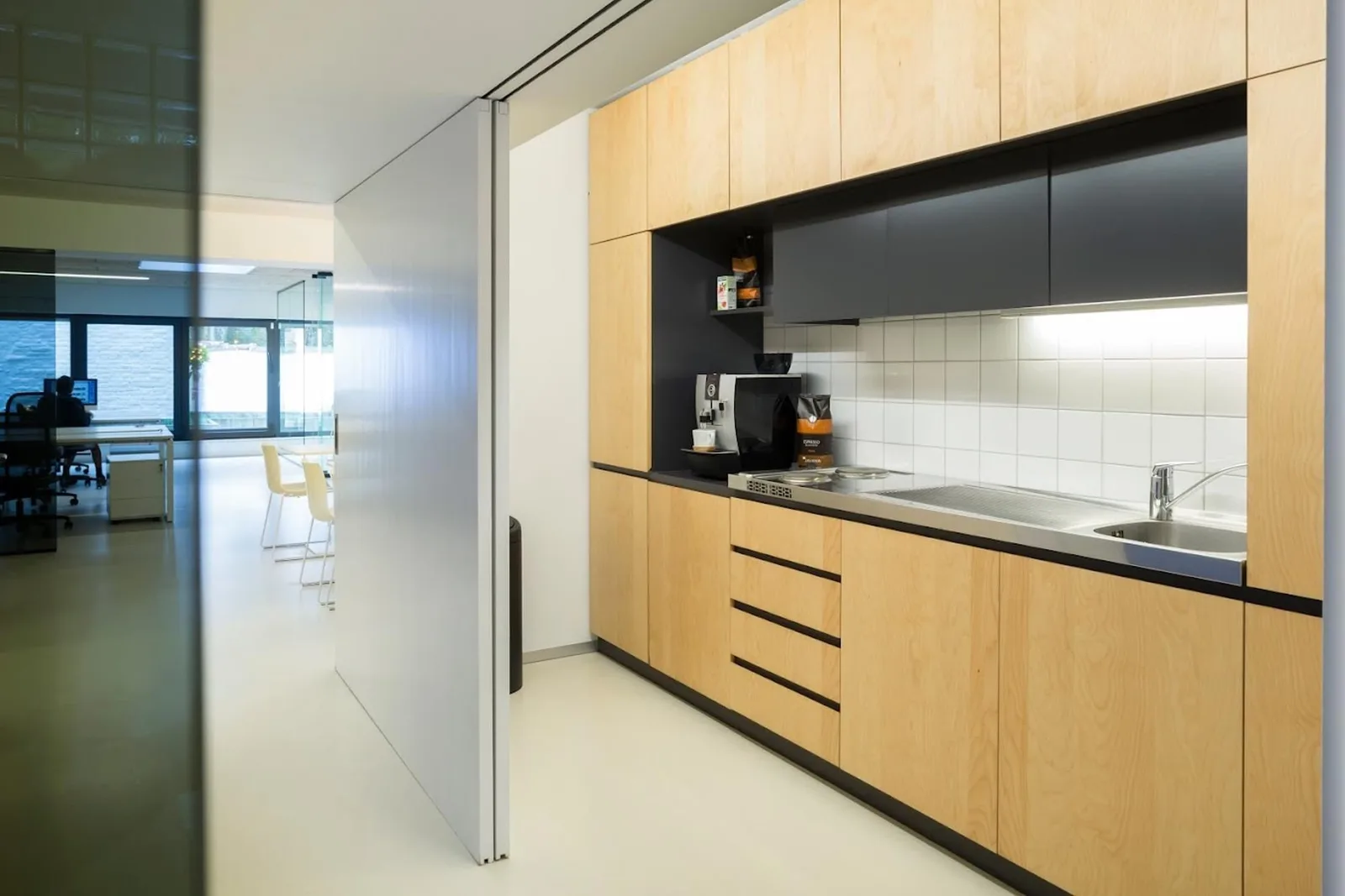 Office Box, Cuisine, Gand