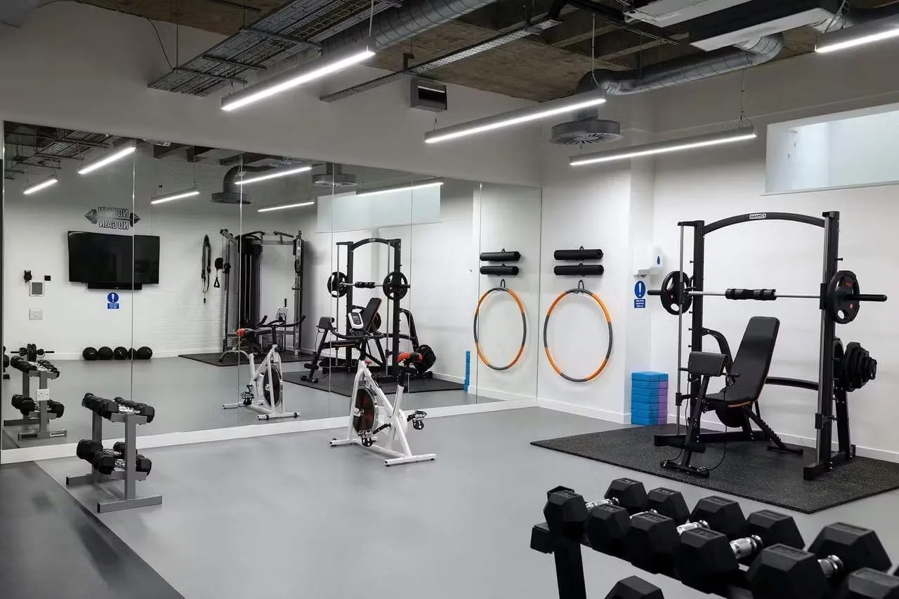 Office Space in Town - Tudor Street, Salle de sport, Londres