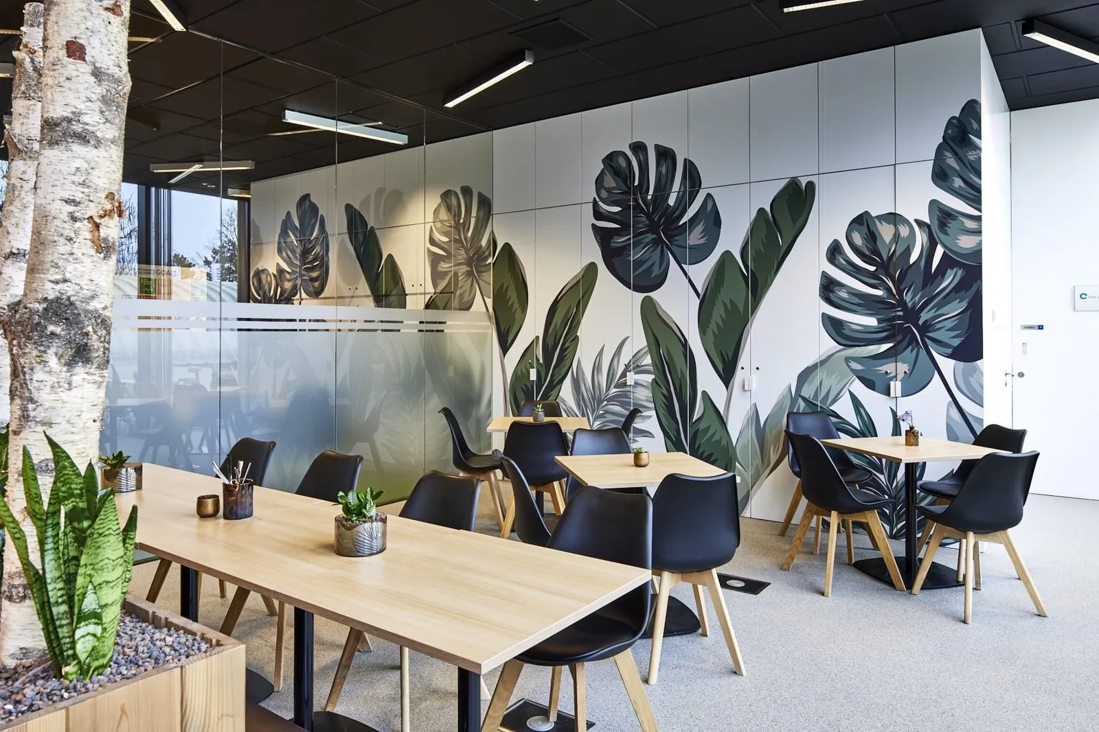 Officenter Geel, Kantine, Geel