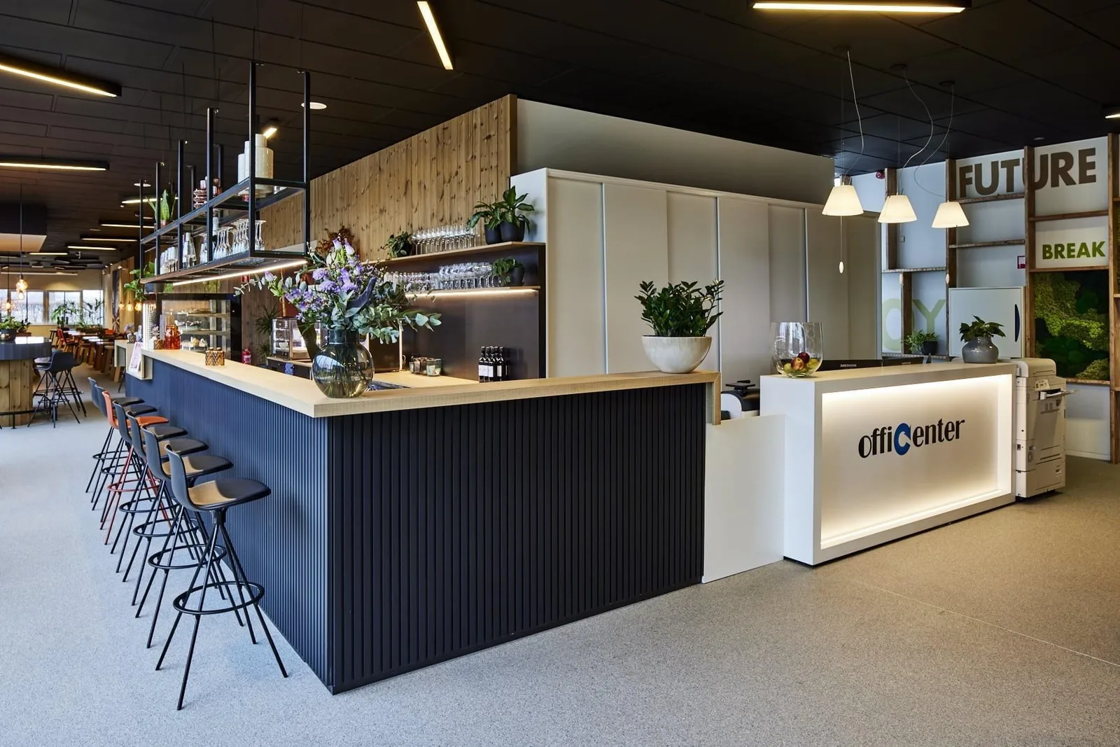 Officenter Geel, Receptie, Geel