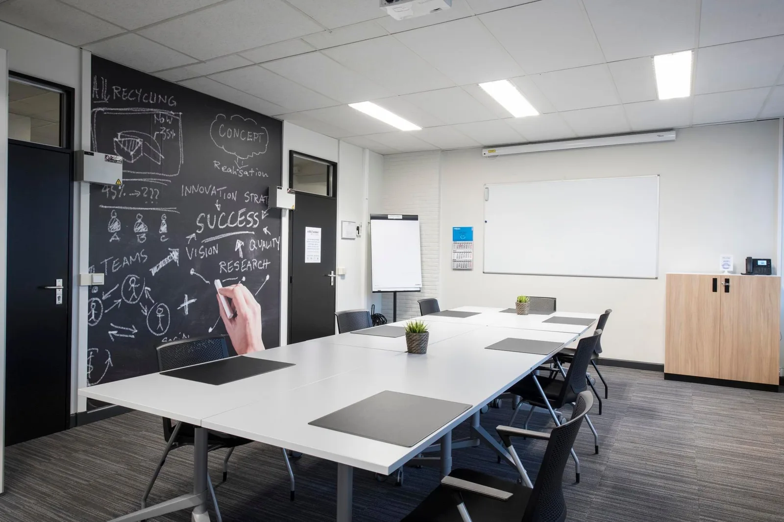 Officenter Hasselt, Meeting room for 8 people, Hasselt