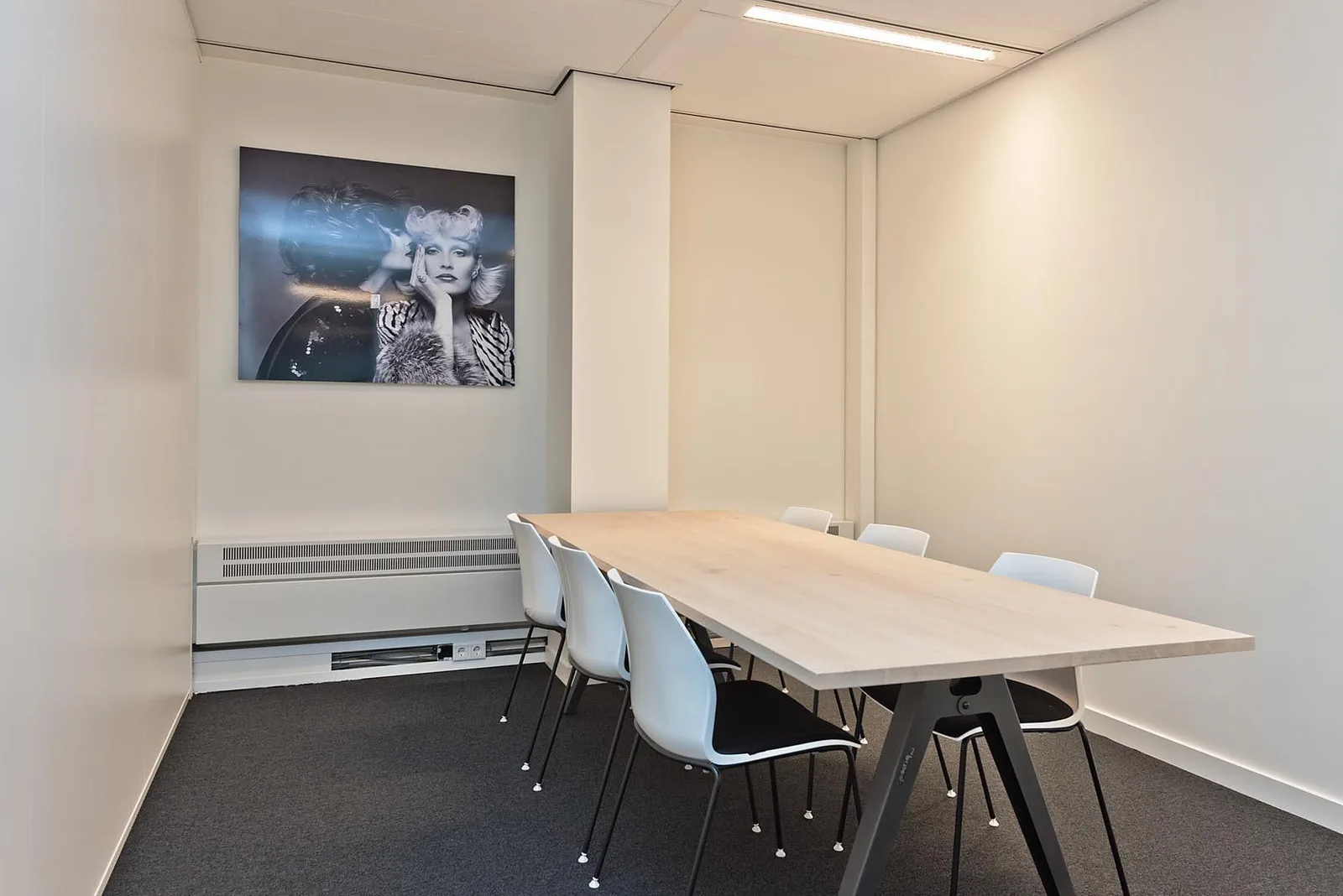 OfficeZ Mountain OfficeZ, Vergaderruimte voor 6 personen, Bunnik