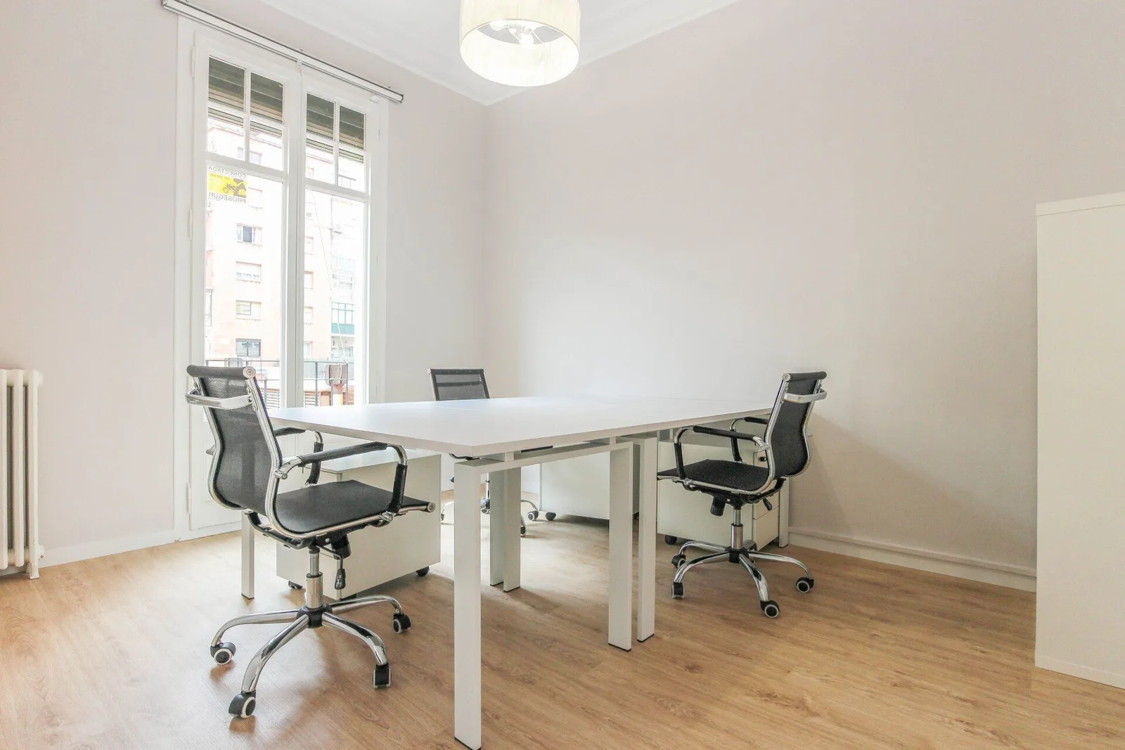 Oficina Balmes, Despacho privado con 3 puestos, Barcelona
