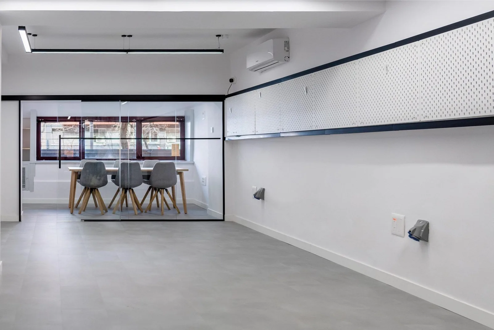 Oficinas Ferrocarril 37, Sala de reuniones para 6 personas, Madrid