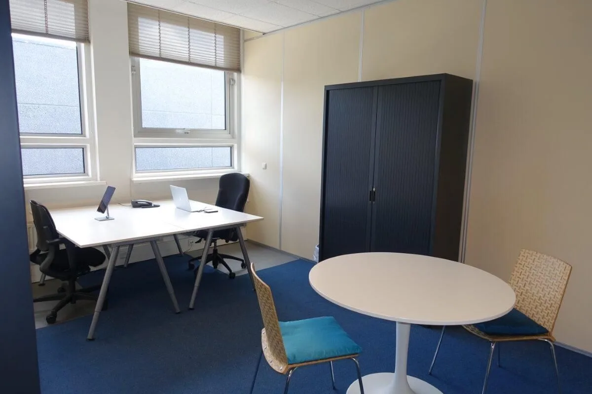 Ondernemerscentrum de Pelikaan, Privékantoor met 2 werkplekken, Zevenaar