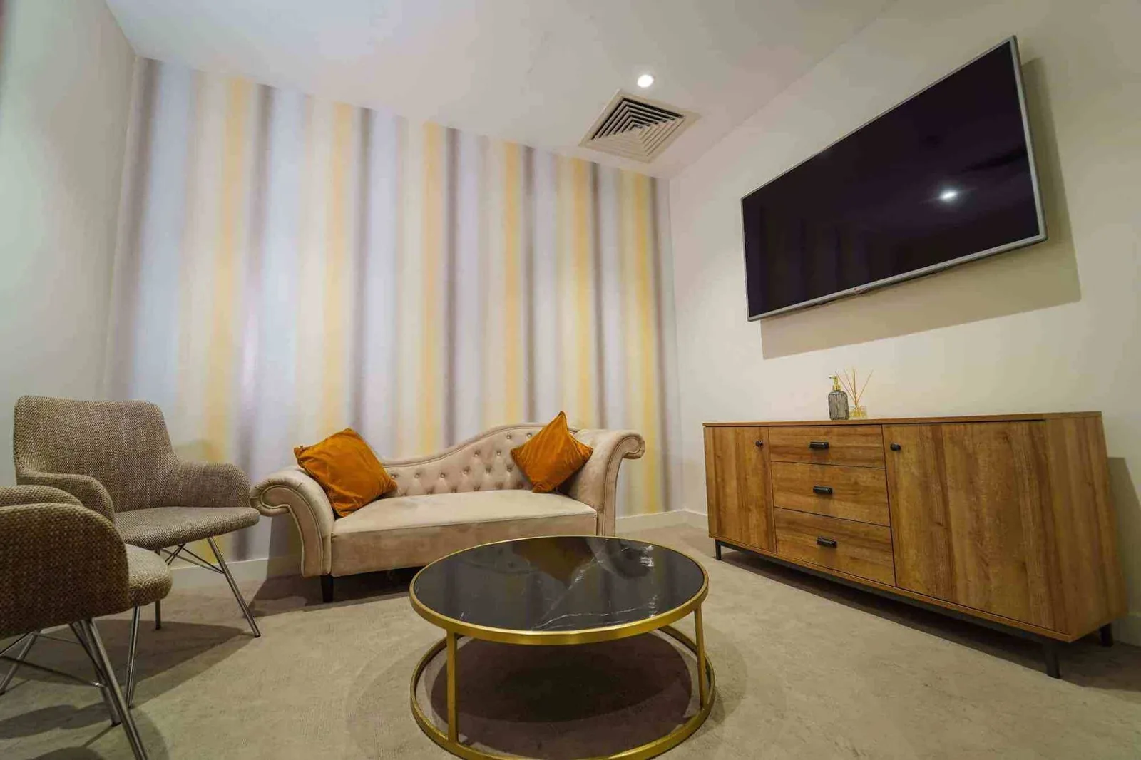 One Avenue Group - Meridien House, Lounge, London