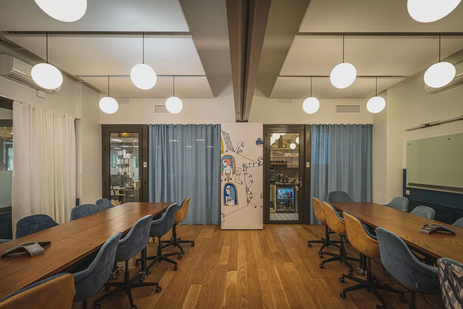 Onecowork Catedral, Sala de reuniones para 16 personas, Barcelona
