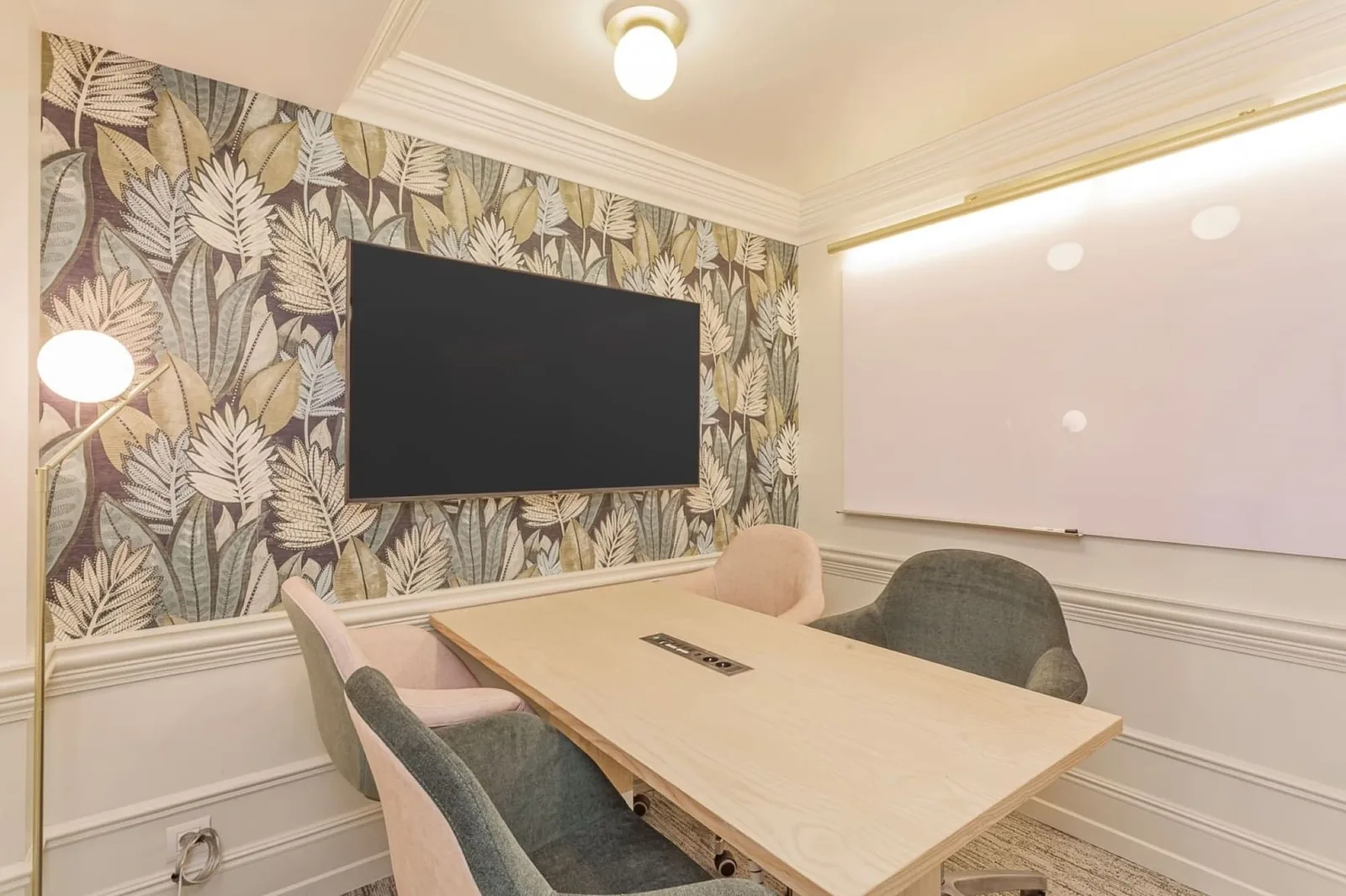 Onecowork Portal De L'Angel, Meeting room for 6 people, Barcelona