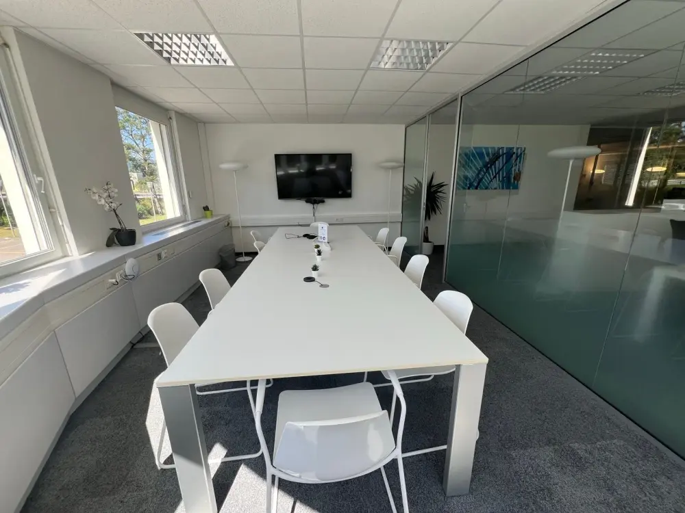 One Step Beyond, Open Space dedicated desk, Gland