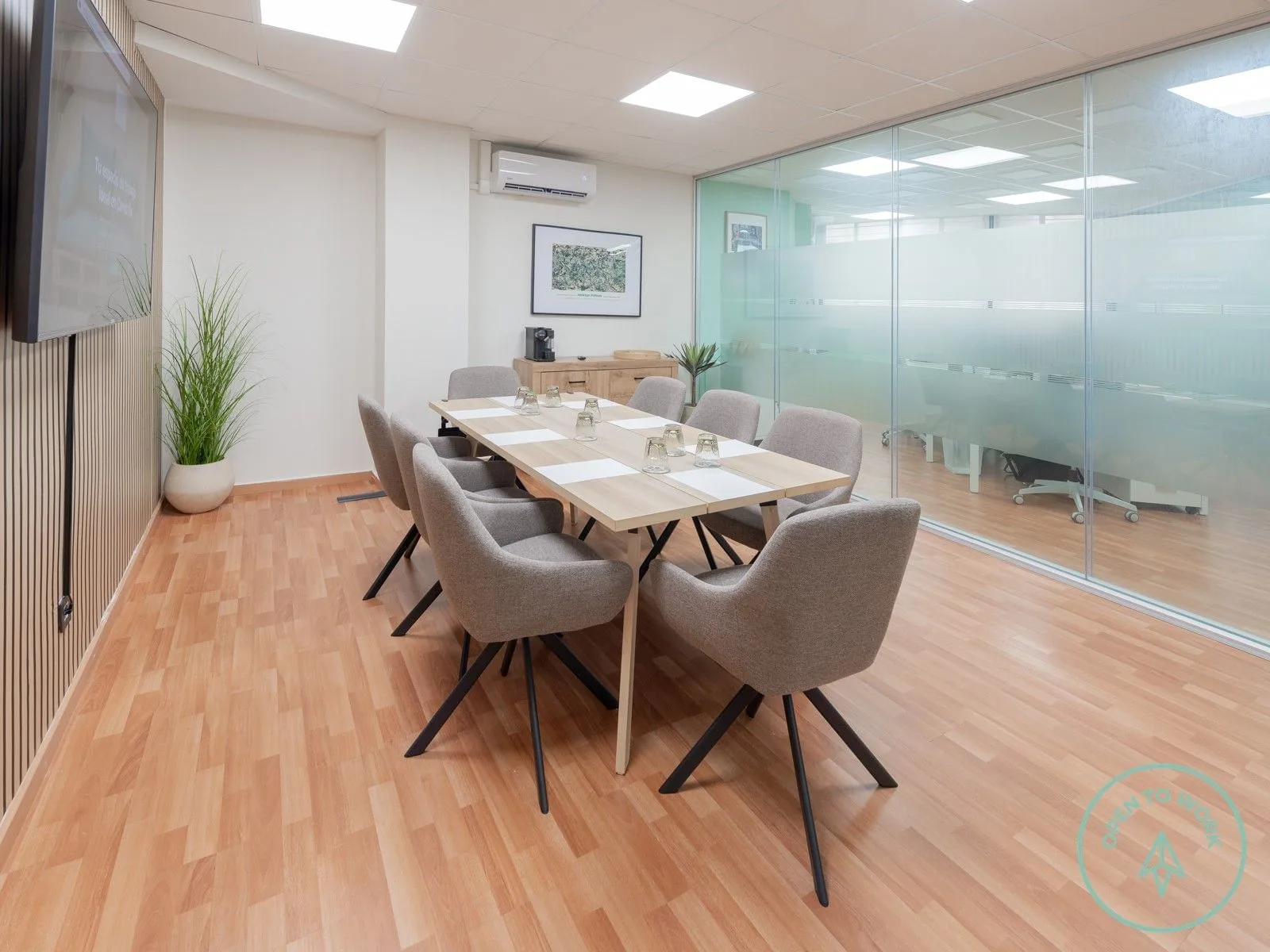 Open To Work, Sala de reuniones para 8 personas, Cambrils